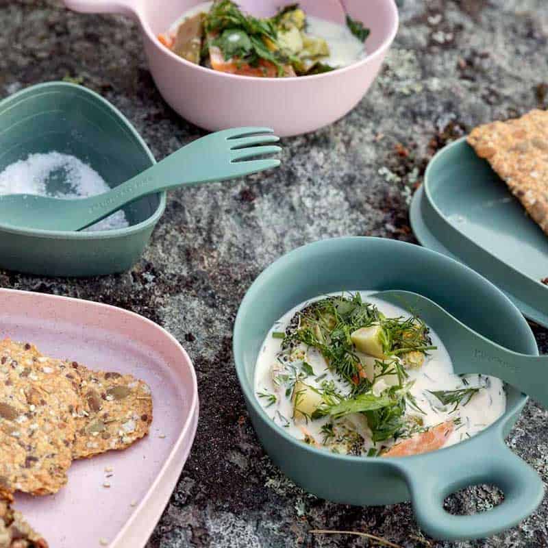 LIGHT-MY-FIRE-OUTDOOR-MEAL-KIT-SANDY-GREEN-3-RESIZED LIGHT MY FIRE OUTDOOR MEAL KIT BIO HAZY BLUE 8 ΤΕΜ