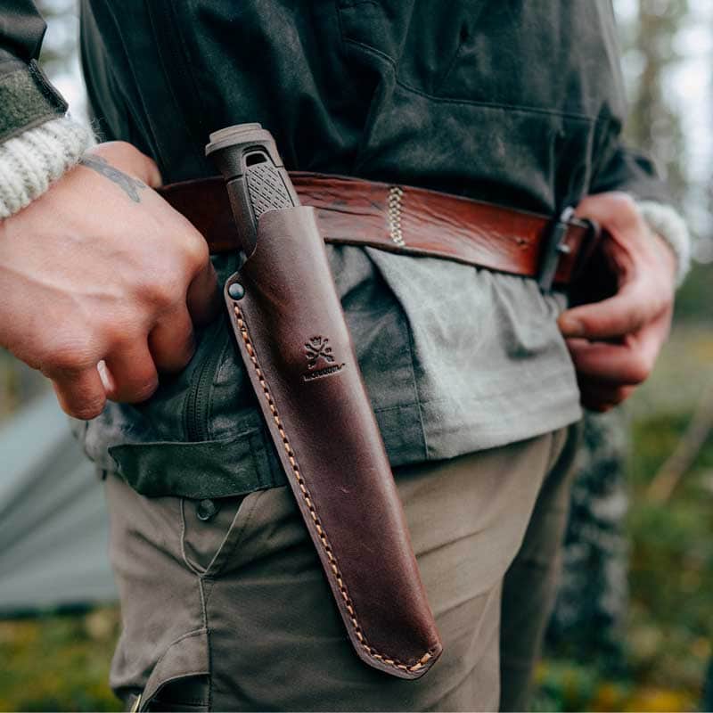 Morakniv_Garberg-Grand_M271191RESIZED MORAKNIV ΜΑΧΑΙΡΙ GARBERG GRAND BLACKBLADE ΜΕ ΔΕΡΜΑΤΙΝΗ ΘΗΚΗ