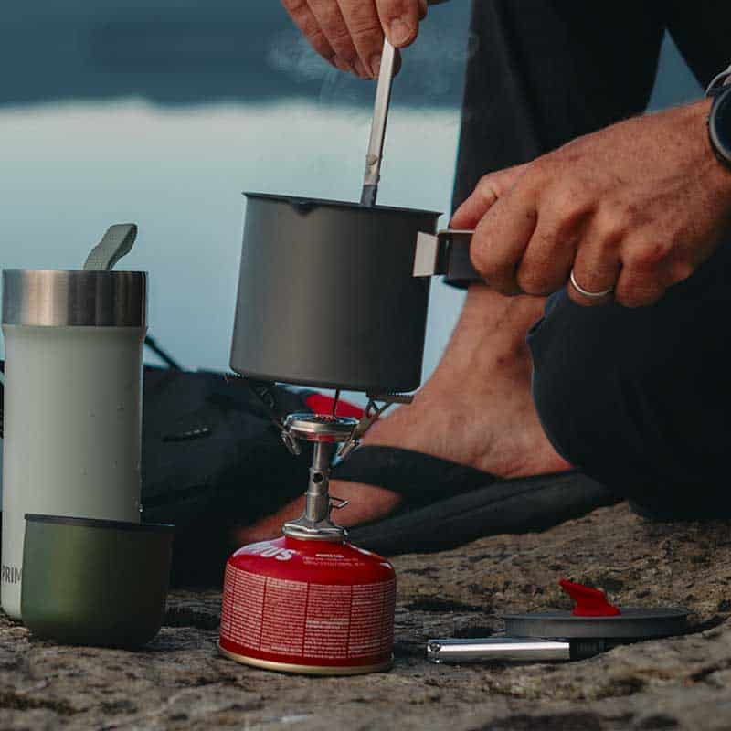 P741400_Trekpot_P742680_slurken_sara_gardegard_2024_0613RESIZED PRIMUS ΕΣΤΙΑ MICRON III ΜΕ ΑΝΑΦΛΕΚΤΗΡΑ PIEZO